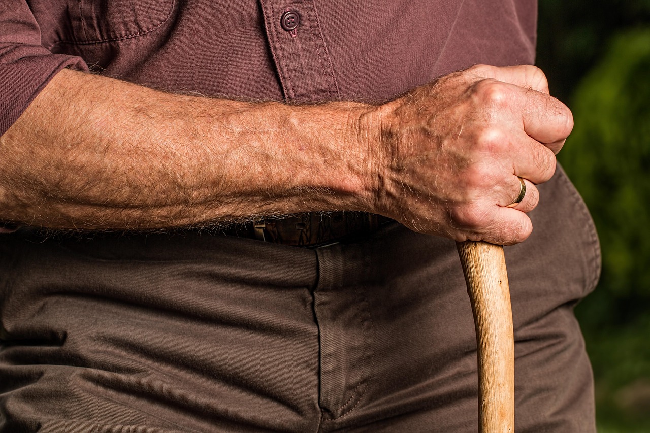 高齢者の快適な暮らしを守る窓ガラスフィルム！